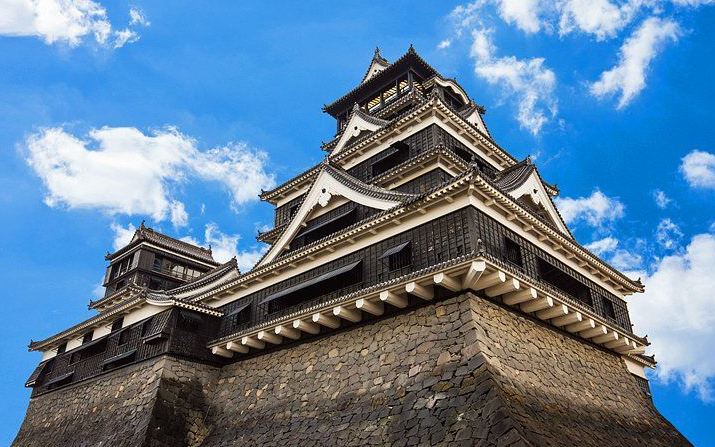 Fukuoka Castle and the City's Ancient Festivals